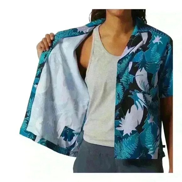💙2/40 Mountain Hardwear  Shade Light Short Sleeve Shirt - women’s XL - Picture 9 of 9